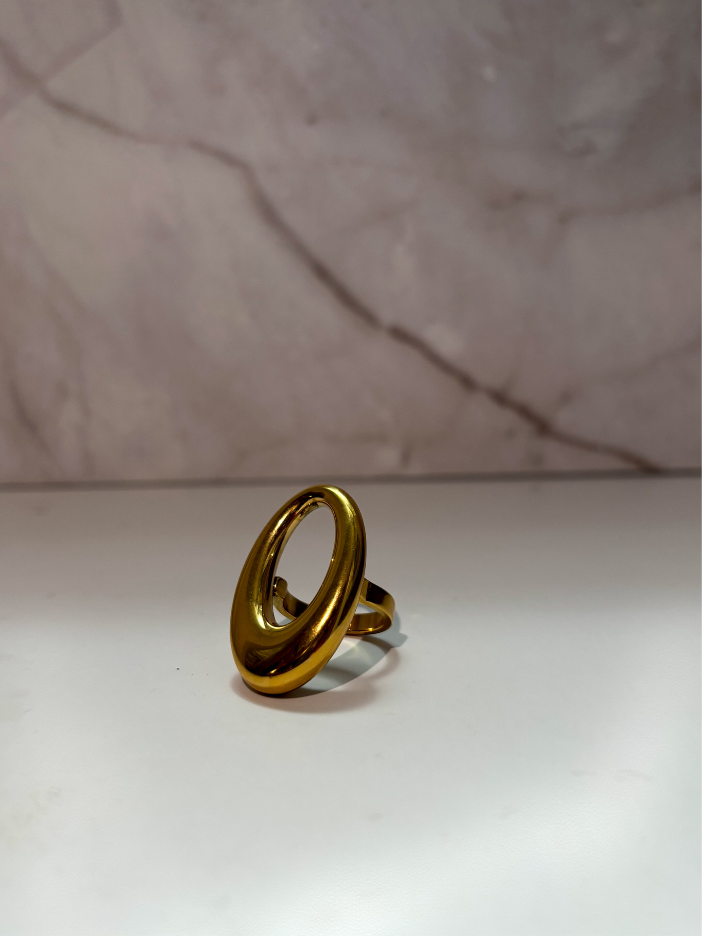 Block signal gold ring