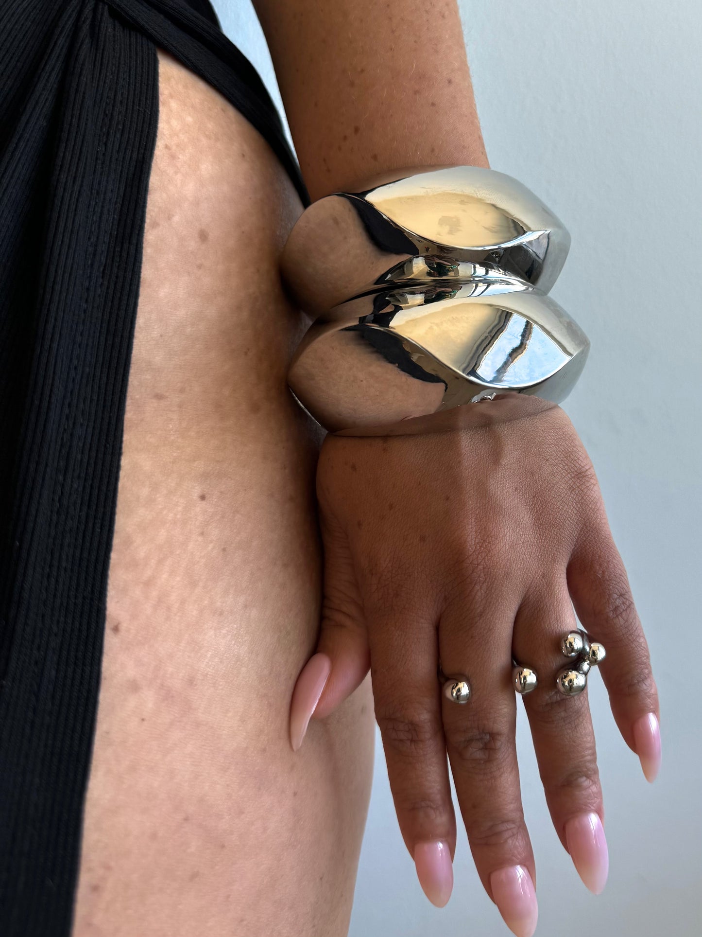 Chrome motion bangle