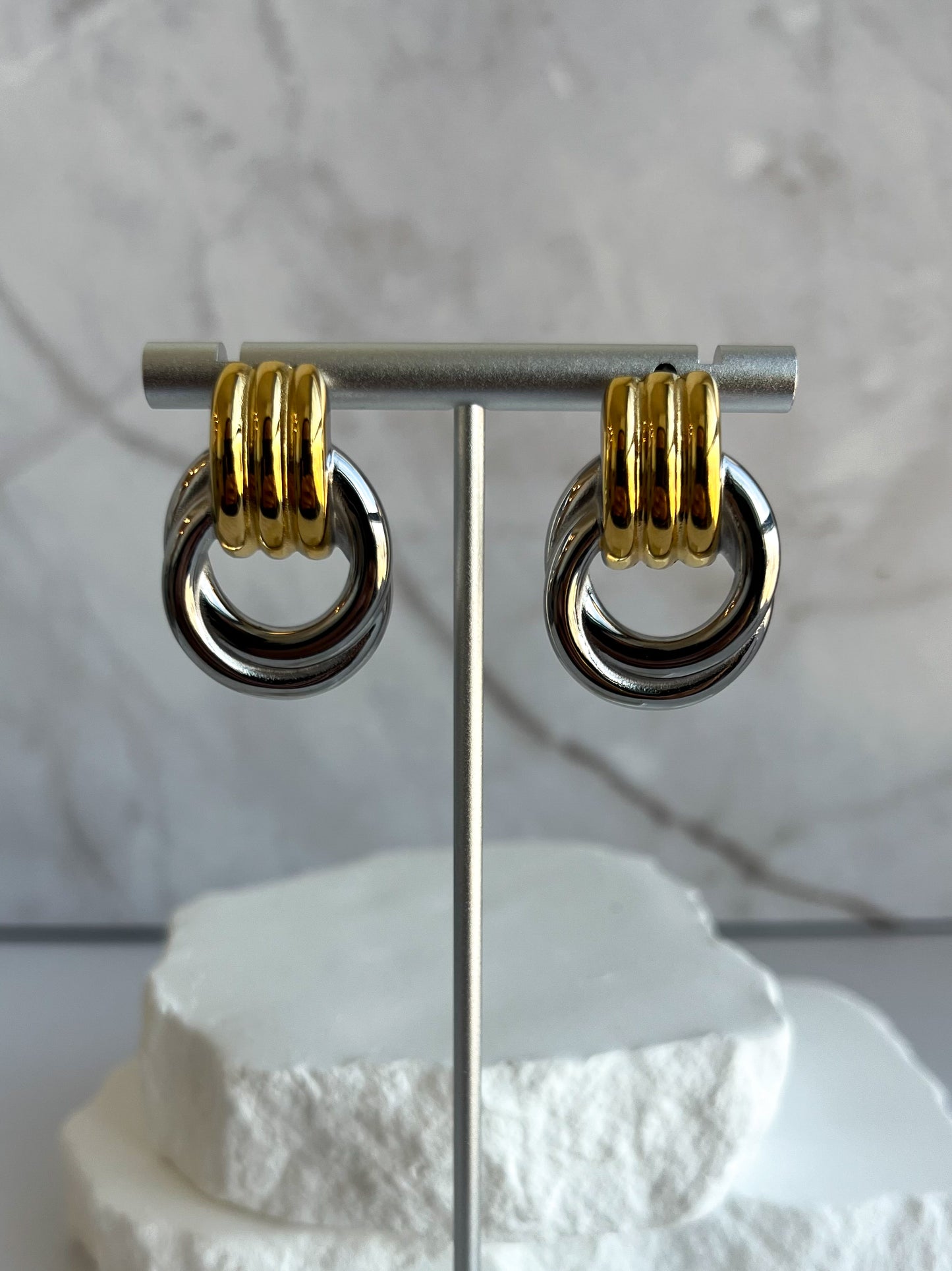 Two tone link earrings