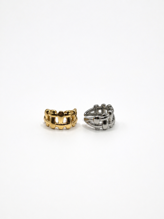 Entagled ring