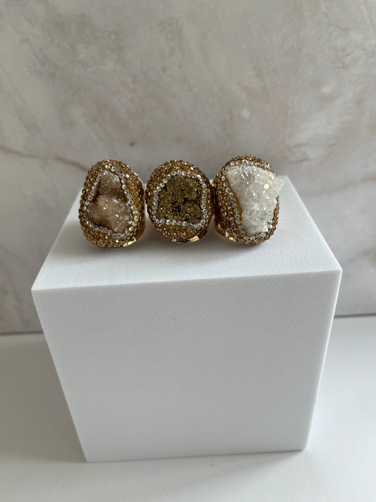 Quartz stone ring