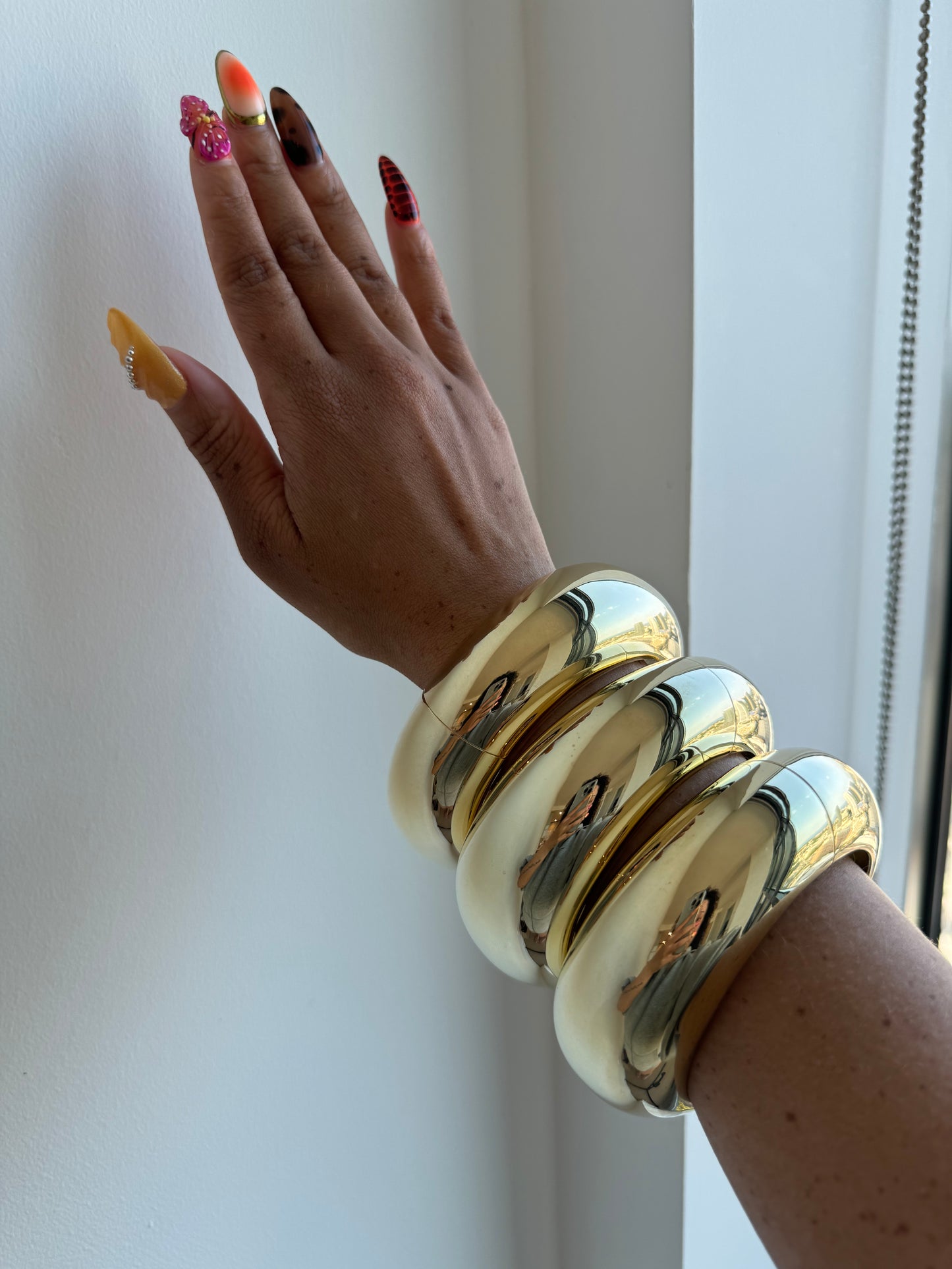 Oversize gold bangle set