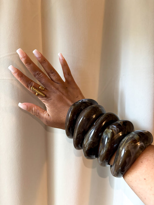 Noir current bangle