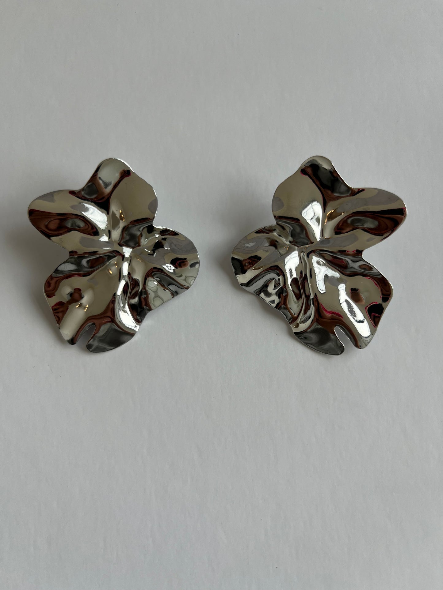 Crinkle chrome earrings